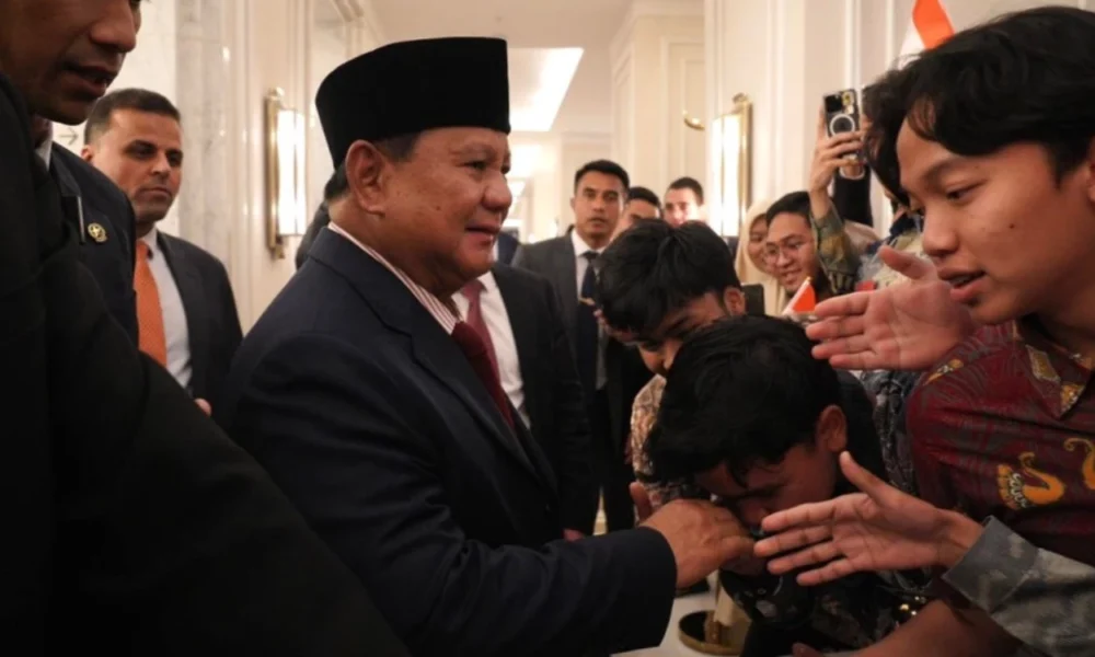 Usai Lawatan ke Inggris, Prabowo Tiba di Yordania Disambut oleh Para Diaspora Indonesia (1)