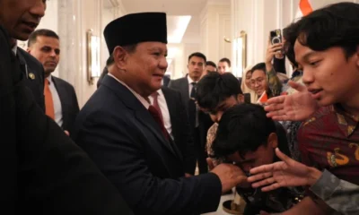 Usai Lawatan ke Inggris, Prabowo Tiba di Yordania Disambut oleh Para Diaspora Indonesia (1)