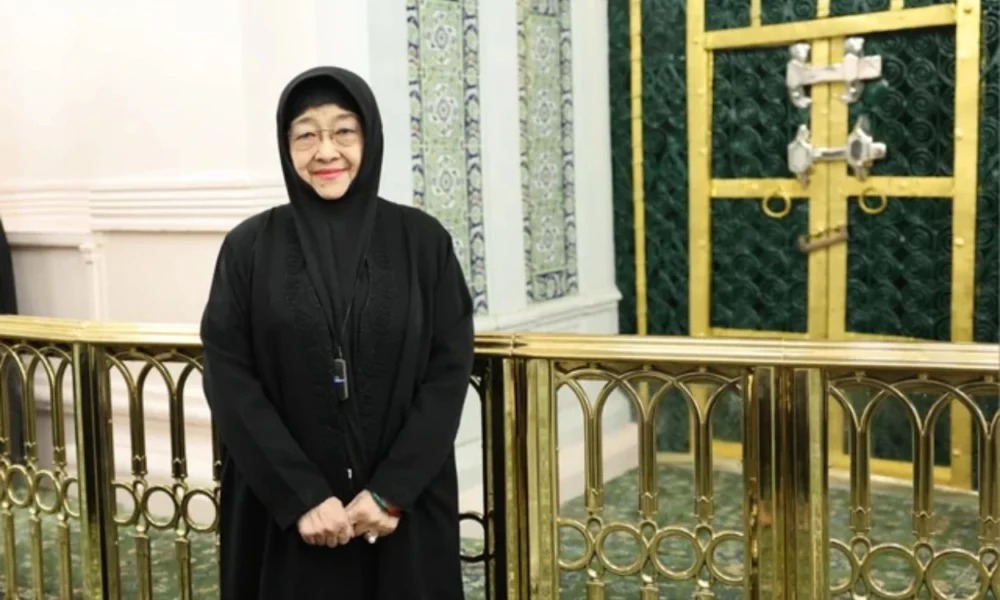 Usai Terima Gelar Honoris Causa di Riyadh, Megawati Umrah Ziarah ke Makam Rasulullah SAW