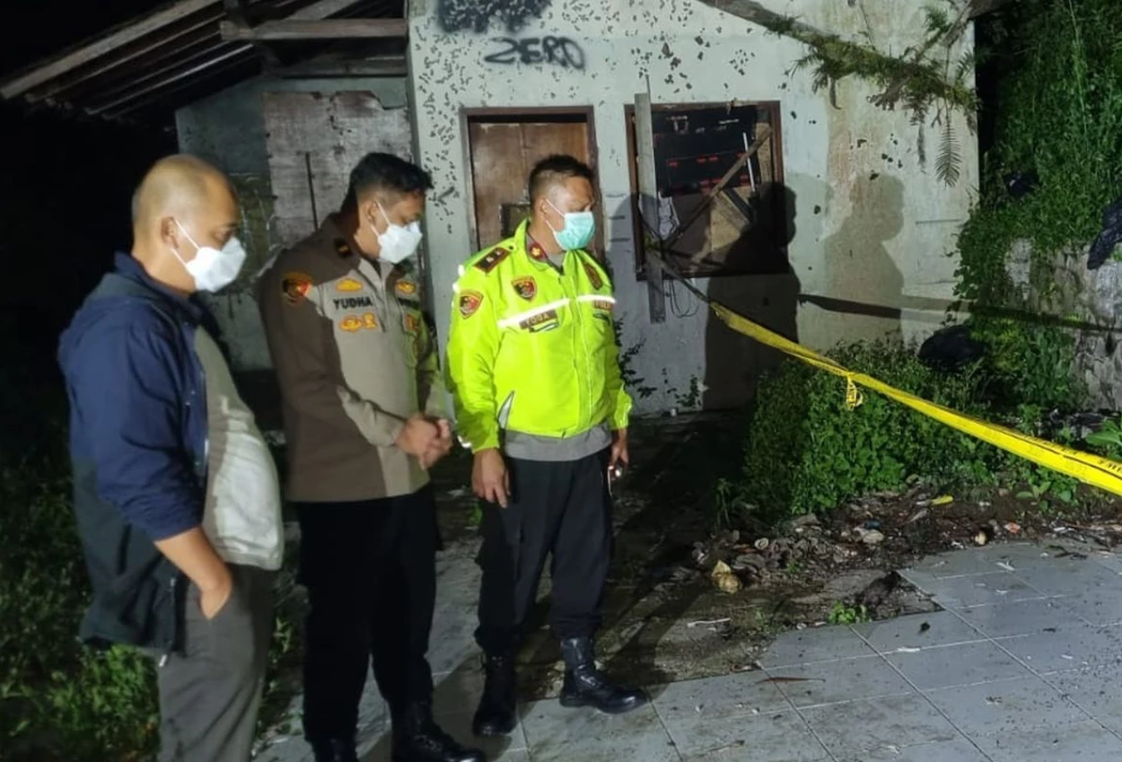 Viral! Kreator Konten Temukan Mayat saat Live Konten Horor di Kampung Gajah