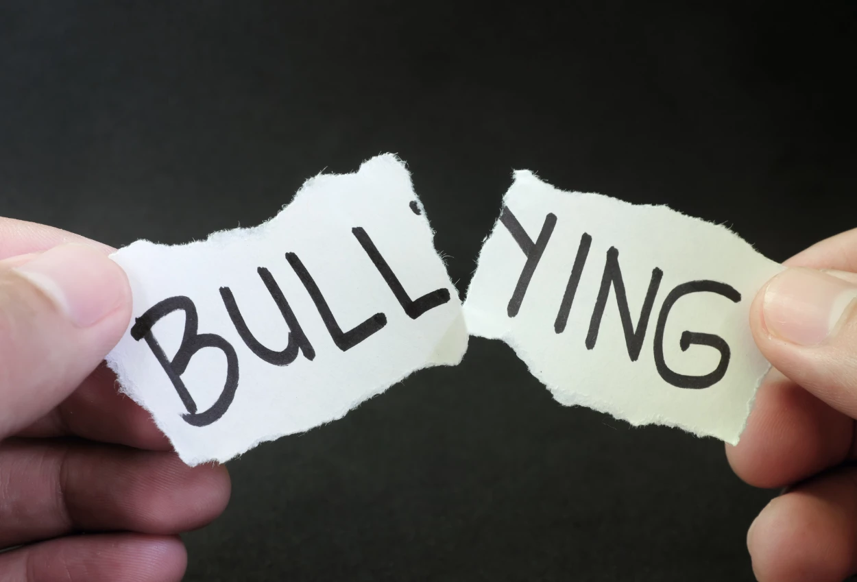 Viral! Siswa Lempar Bom Molotov di Lingkungan Sekolah, Diduga Korban Bullying