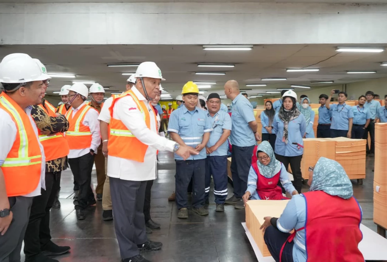 Wamenaker Dorong Perusahaan Patuhi Norma Ketenagakerjaan Demi Perlindungan Pekerja