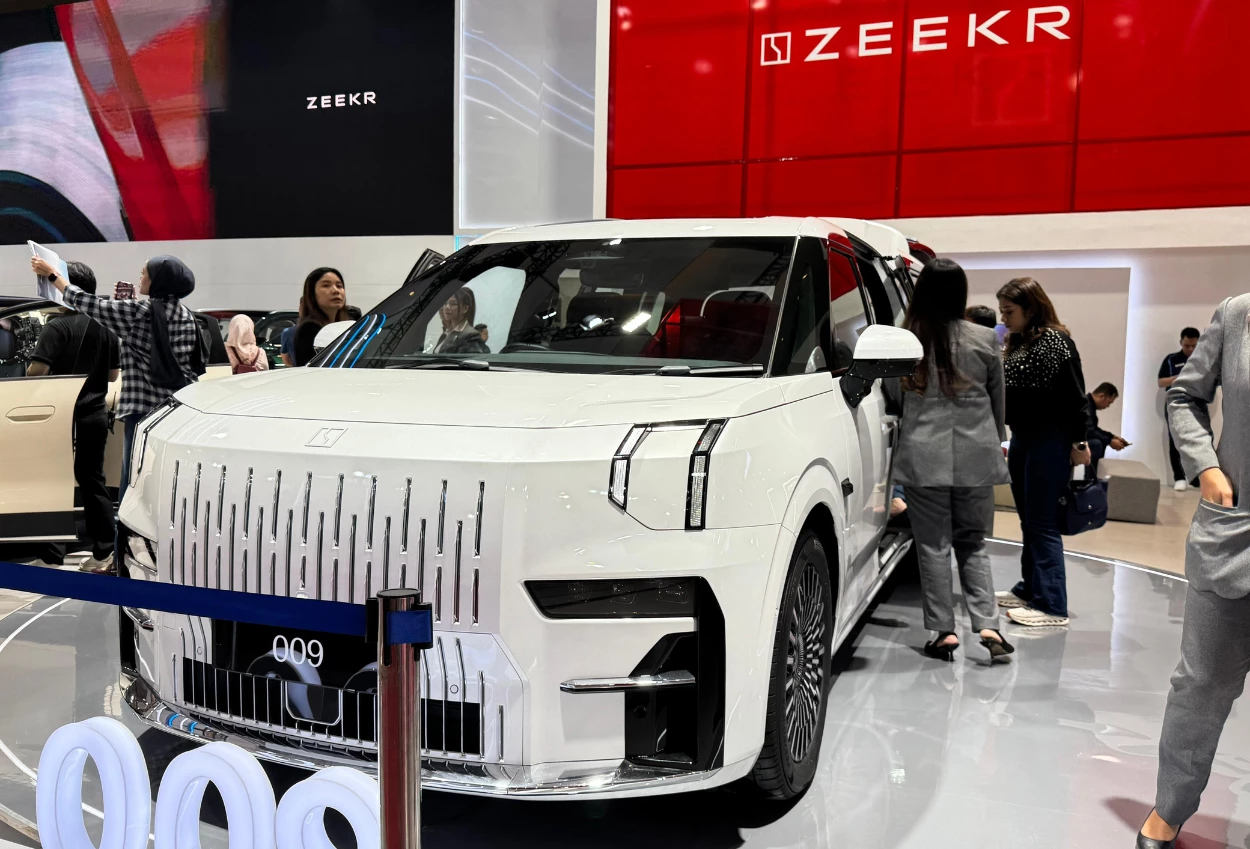 Zeekr Tampilkan Dua Model Mobil Listrik di IIMS 2026, Buka Pre Order untuk MPV 009 dan SUV 7X