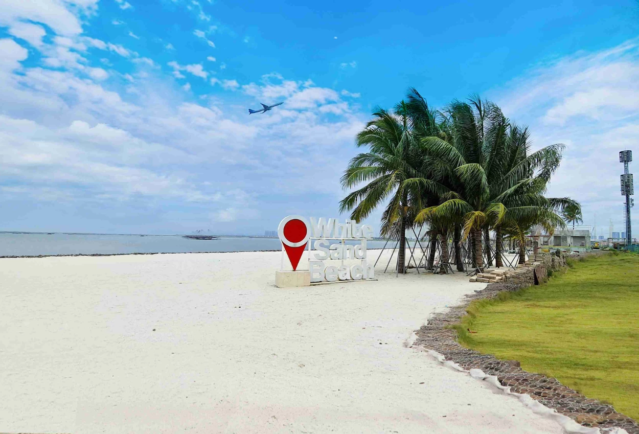 10 Pantai Dekat Jakarta yang Seru Dikunjungi saat Libur Lebaran