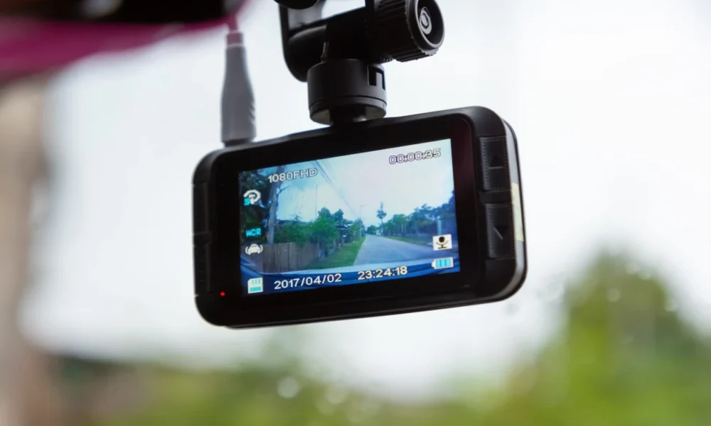 Apakah Dashcam Bisa Bikin Aki Mobil Tekor