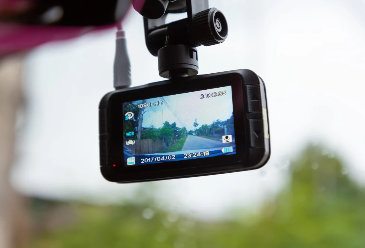 Apakah Dashcam Bisa Bikin Aki Mobil Tekor