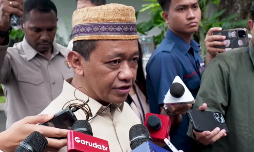 Bahlil Pastikan Stok BBM RI Aman, Warga Diminta Tak Perlu Panic Buying