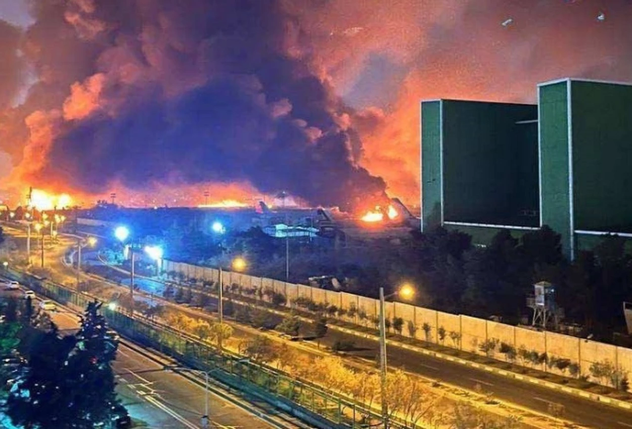 Bandara di Ibu Kota Iran Terbakar akibat Serangan Israel