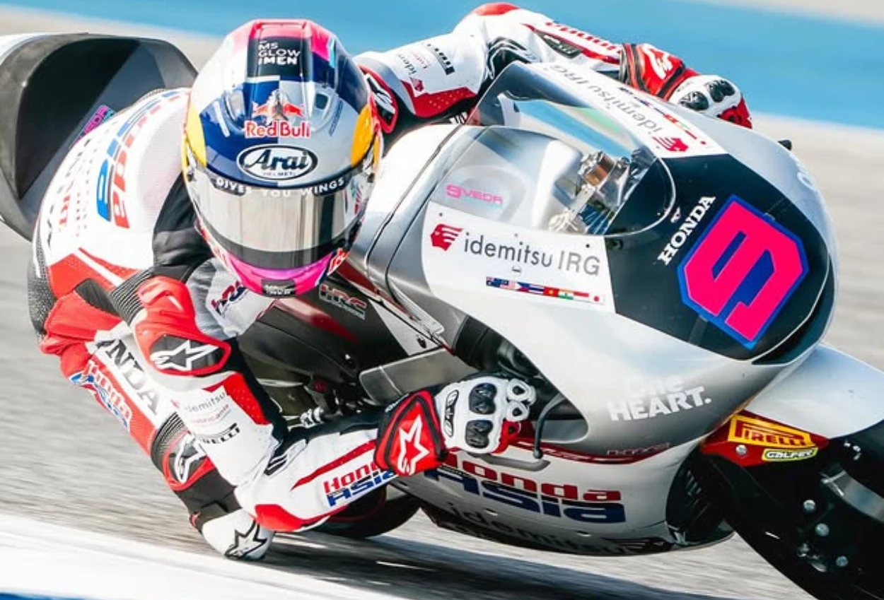 Baru Debut, Veda Ega Pratama Bikin Bangga Indonesia Finis 5 Besar di Moto3 Thailand