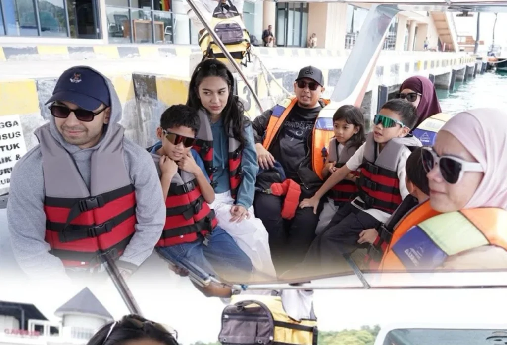 Belum Go Public, Nadif Tampak Ikut Liburan Bareng Azizah Salsha ke Labuan Bajo (1)