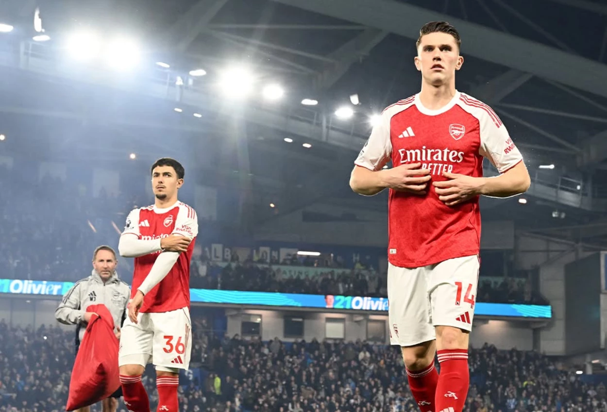 Brighton vs Arsenal 0 1 Gol Bukayo Saka Selamatkan The Gunners di Puncak