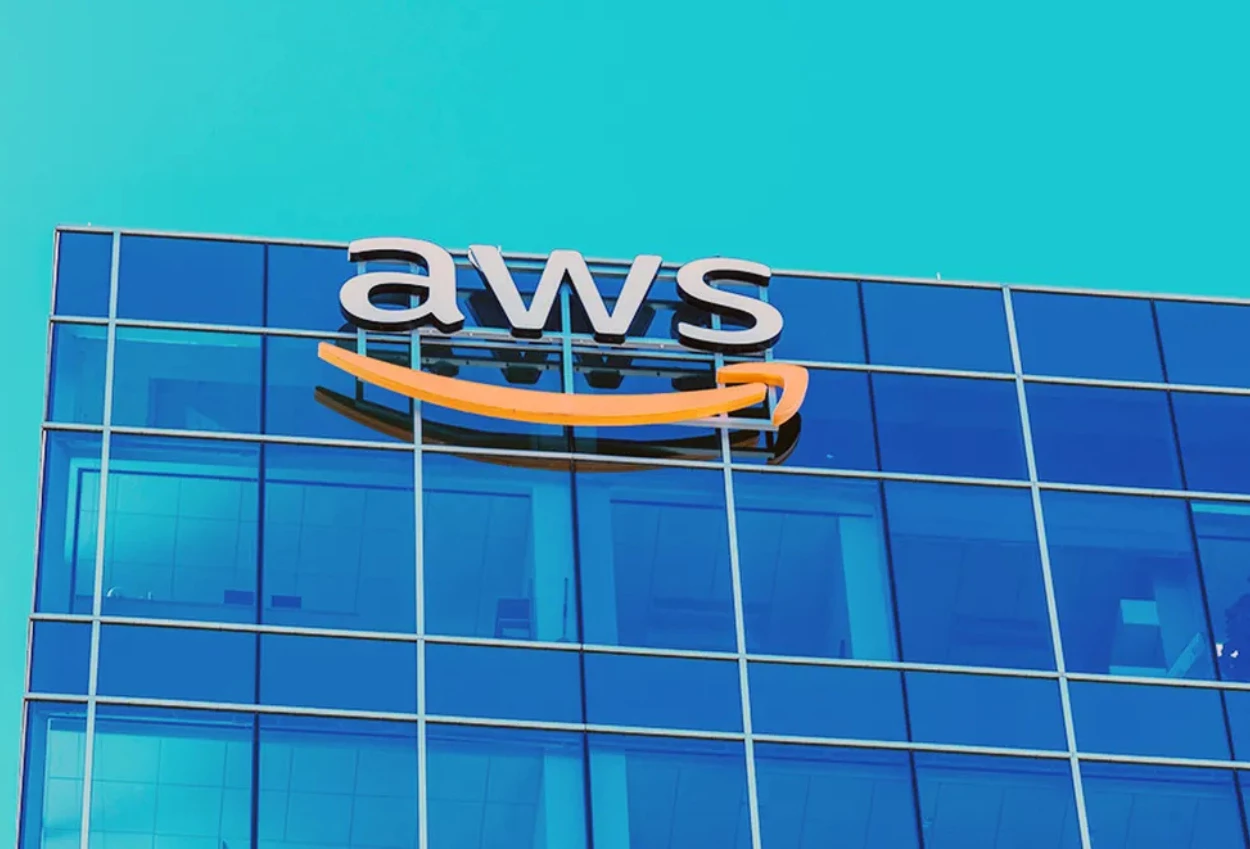 Data Center Amazon di UEA dan Bahrain Rusak Kena Serangan Drone
