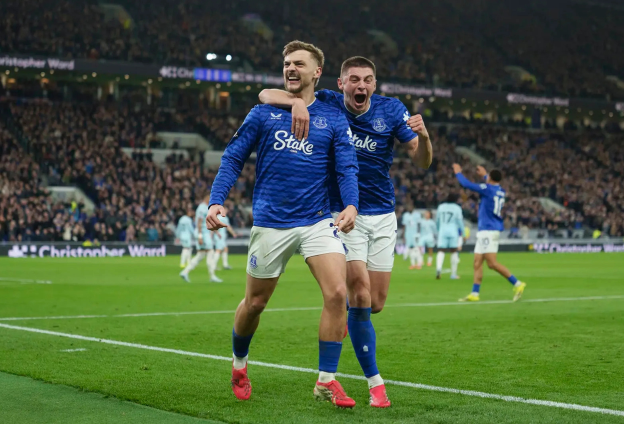 Everton vs Burnley 2 0, The Toffees Akhiri Keterpurukan