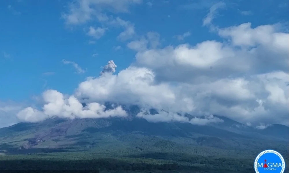 Gunung Semeru Kembali Erupsi Pagi Ini, Kolom Abu Capai 1 Kilometer