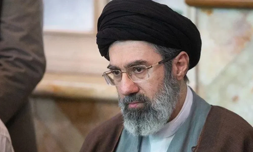 Iran Resmi Tunjuk Anak Ali Khamenei jadi Pemimpin Tertinggi
