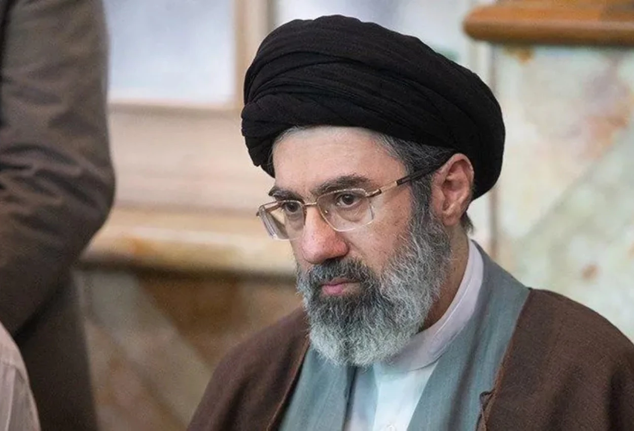 Iran Resmi Tunjuk Anak Ali Khamenei jadi Pemimpin Tertinggi