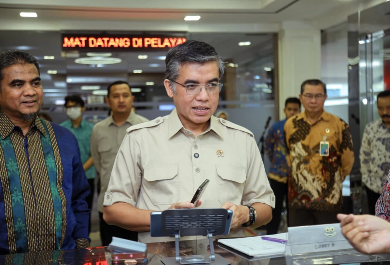 Jelang Idulfitri, Kemnaker Siapkan Posko THR dan BHR untuk Lindungi Hak Pekerja
