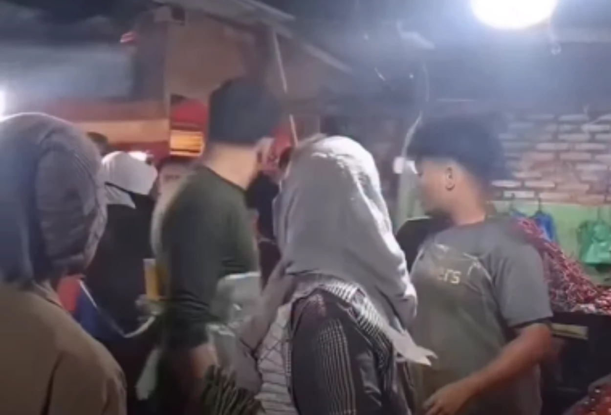 Ketahuan Curi Cabai, Lansia Ditampar Pedagang Pasar Tradisional