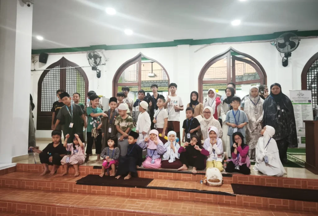 Masjid K.H Yusuf Pesona Khayangan Adopsi Program STAM SEDH untuk Tarik Minat Ibadah Anak Anak (1)