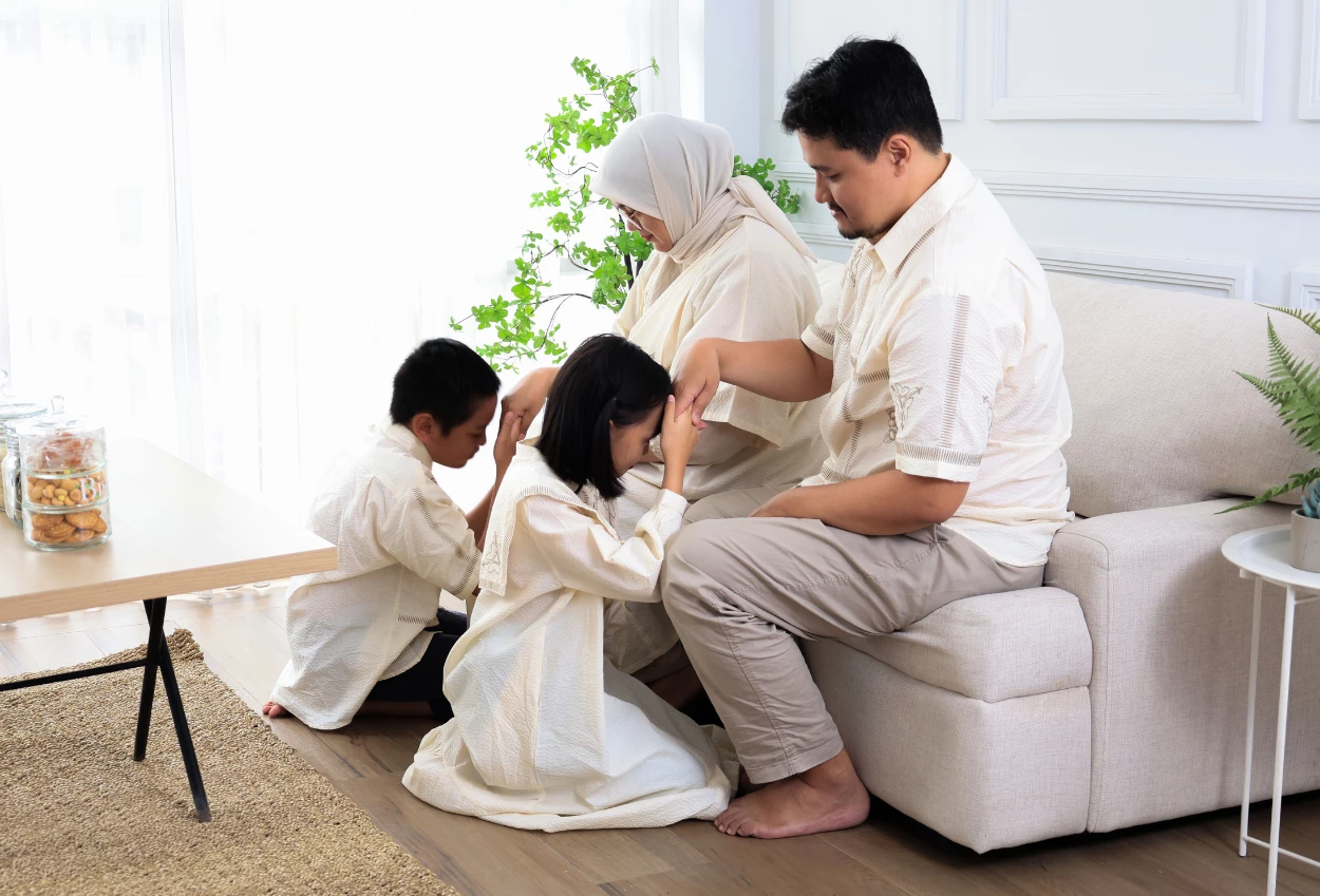 Mengulik Sejarah dan Makna Sungkeman saat Hari Raya Idulfitri