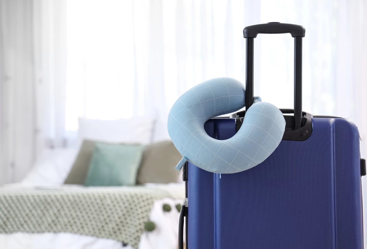 Menkes Budi Spill Cara pakai Bantal Leher yang Benar agar Mudik Nyaman dan Aman