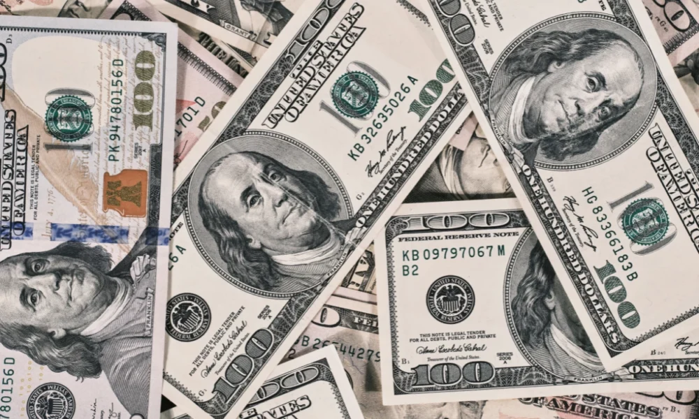 Nilai Tukar Rupiah terhadap Dolar Hari Ini 13 Maret 2026 Nyaris Tembus Rp17.000