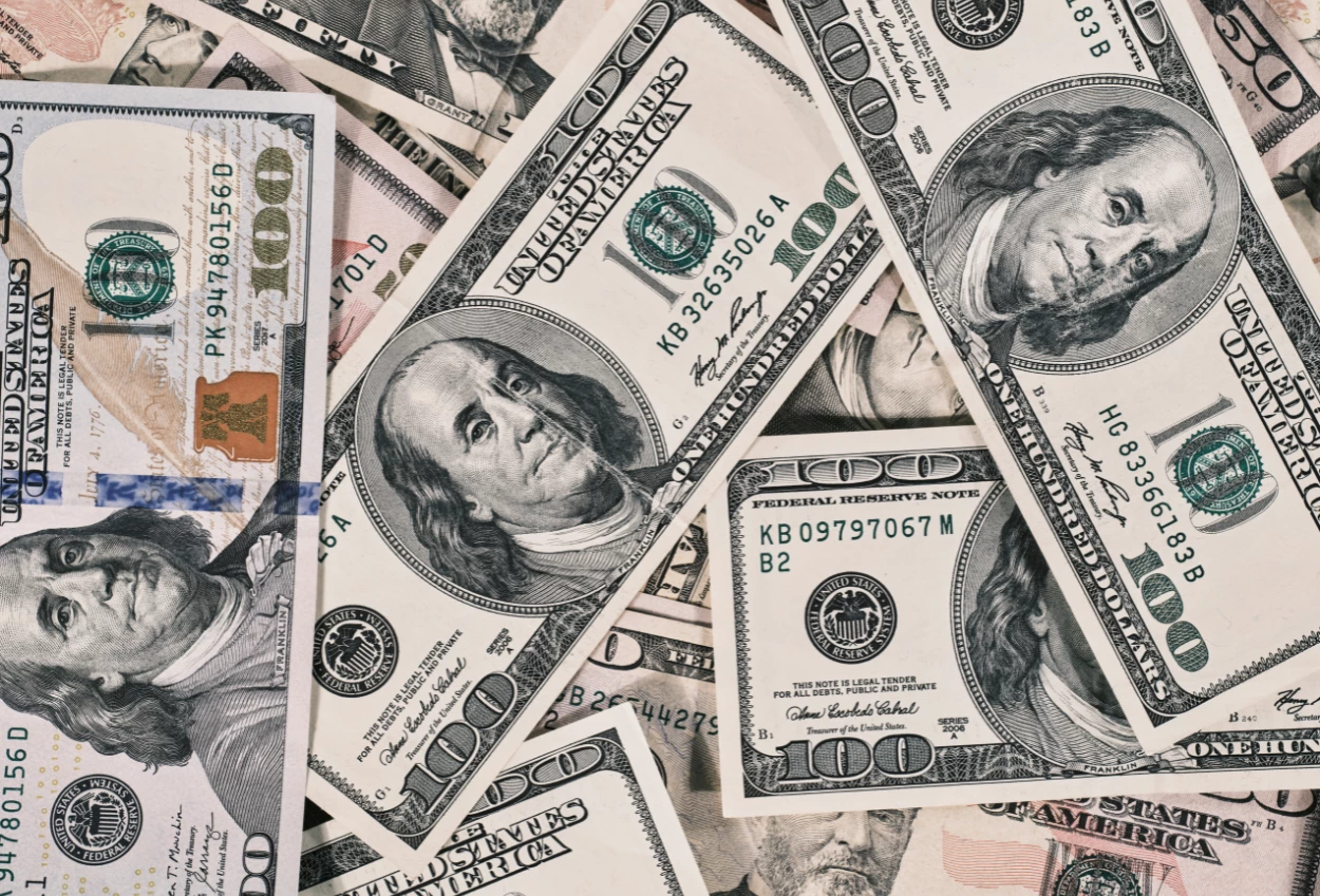 Nilai Tukar Rupiah terhadap Dolar Hari Ini 13 Maret 2026 Nyaris Tembus Rp17.000