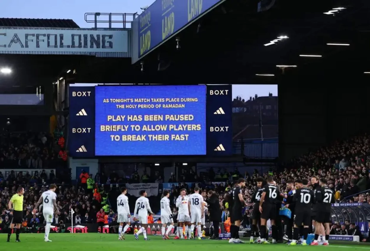 Pemain Muslim Man City Dicemooh saat Buka Puasa di Tengah Laga, Pep Guardiola Ngamuk
