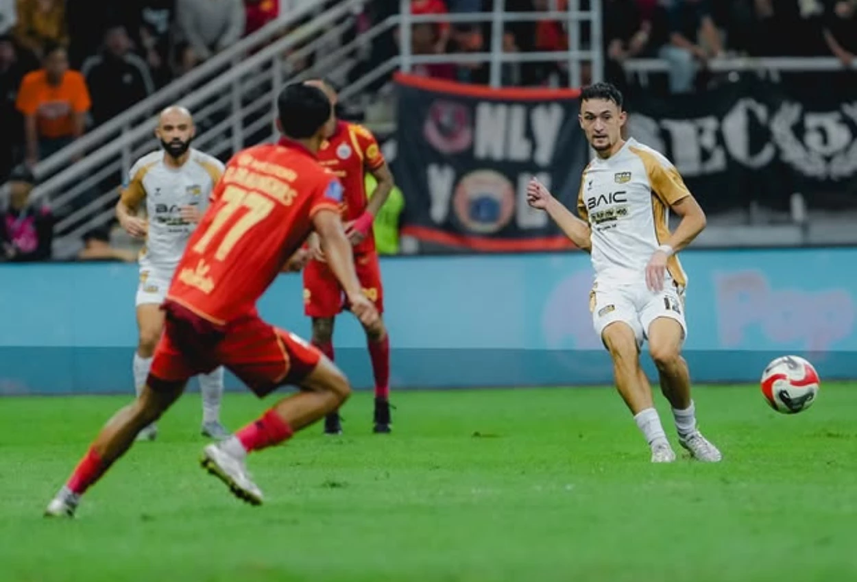 Persija Jakarta vs Dewa United 1 1 Alexis Messidoro Bikin Laga Berakhir Imbang