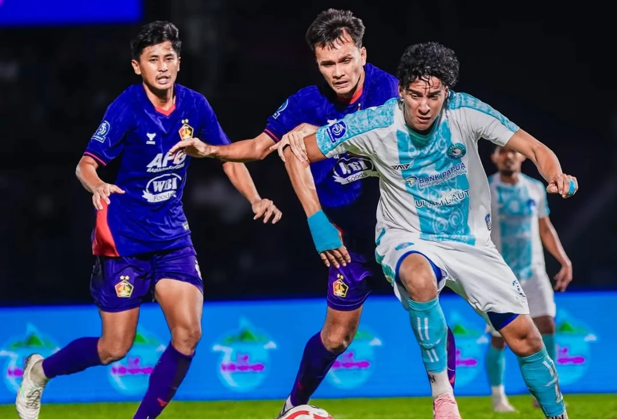 Persik vs PSBS Biak 2 1 Badai Pasifik Gagal Hindari Zona Degradasi