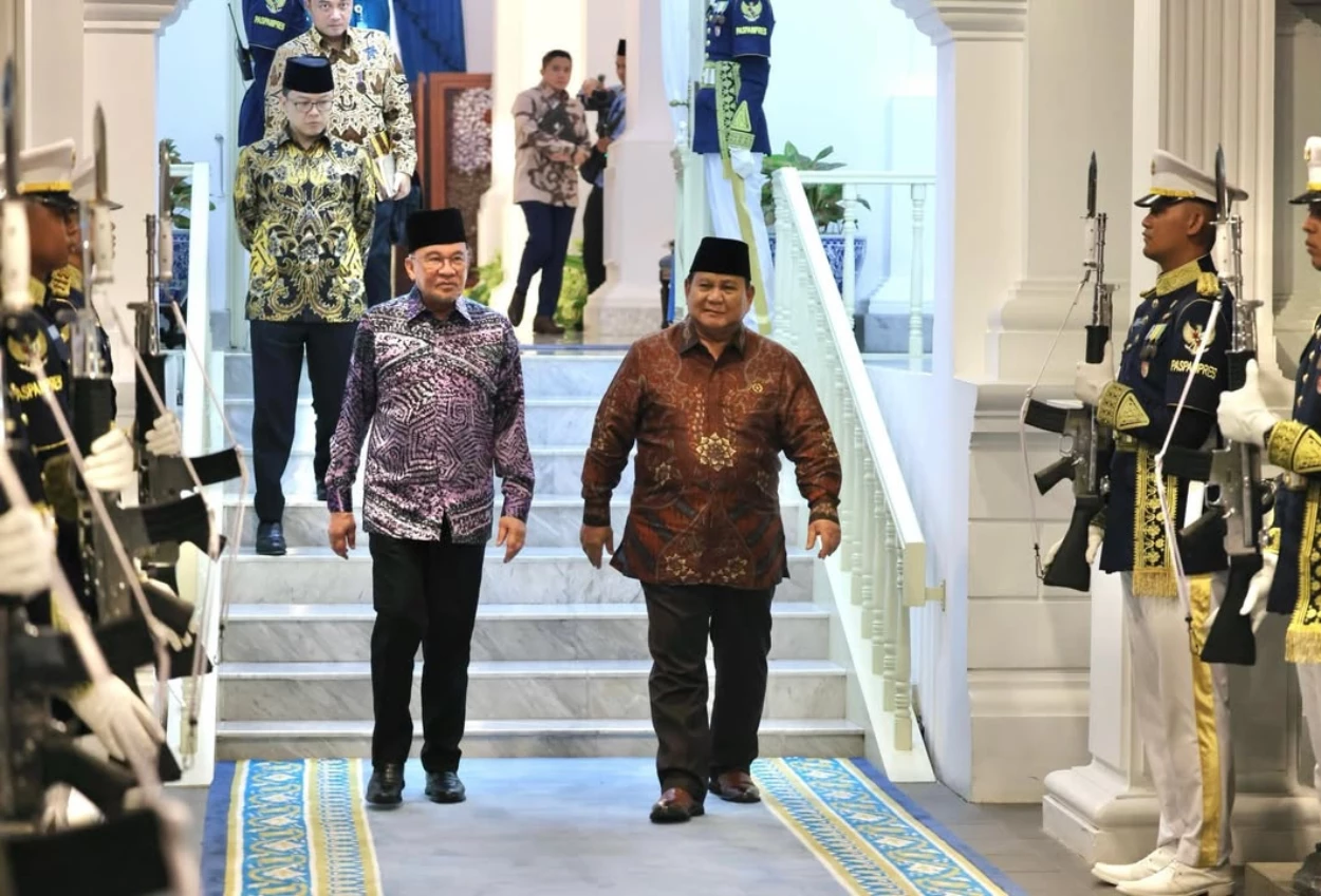 Pertama Kali dalam Sejarah, Prabowo Antarkan PM Malaysia ke Bandara