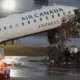Pesawat Tabrak Truk Damkar di Bandara LaGuardia New York, Pilot dan Kopilot Tewas