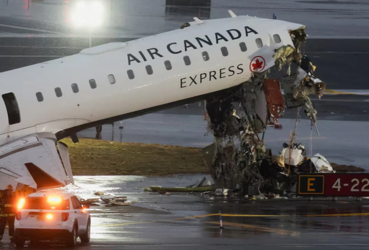 Pesawat Tabrak Truk Damkar di Bandara LaGuardia New York, Pilot dan Kopilot Tewas
