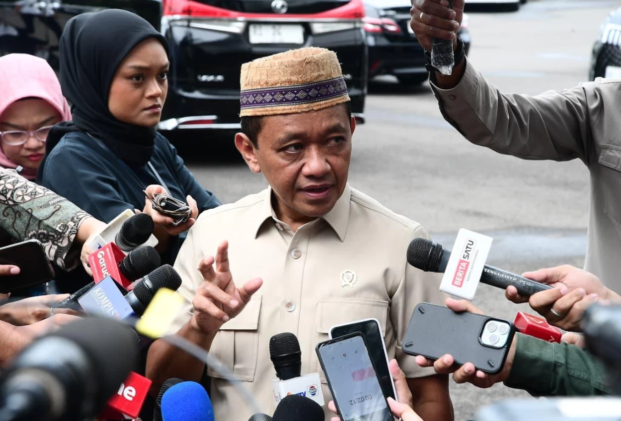 Prabowo Bentuk Satgas Konversi Motor Listrik dan PLTS, Bahlil jadi Ketua