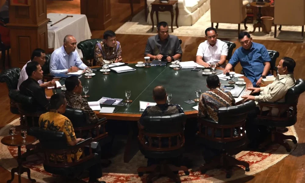Prabowo Gelar Maraton Rapat di Hambalang, Bahas Geopolitik hingga Kesiapan Lebaran