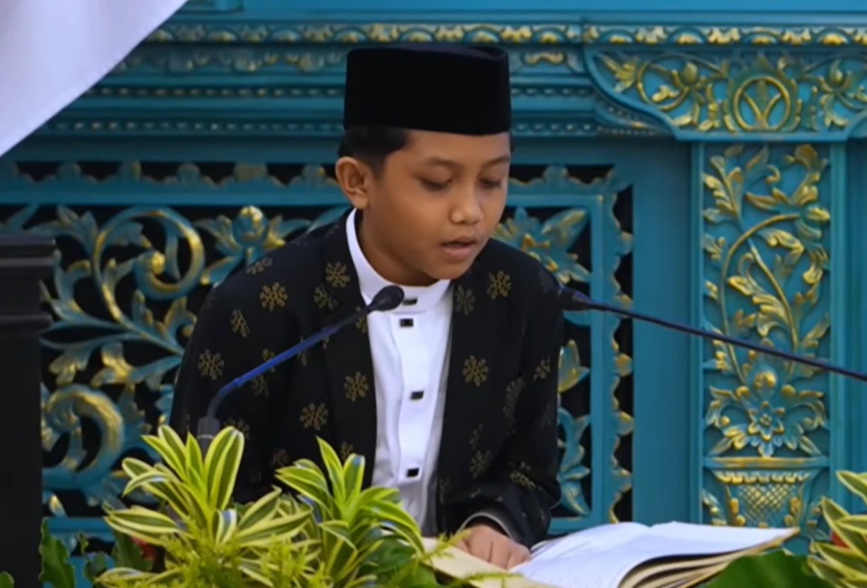 Prabowo Panggil Juara MTQ Zian Fahrezi usai Lantunkan Ayat Suci di Istana