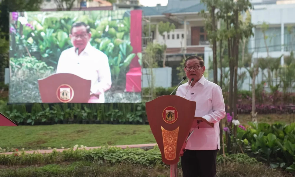 Pramono Anung Resmikan Taman Bendera Pusaka, Megawati Hadir