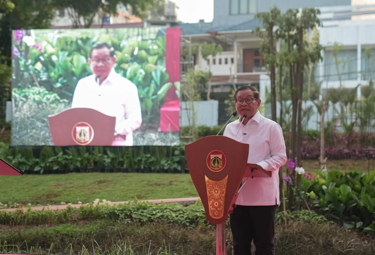 Pramono Anung Resmikan Taman Bendera Pusaka, Megawati Hadir