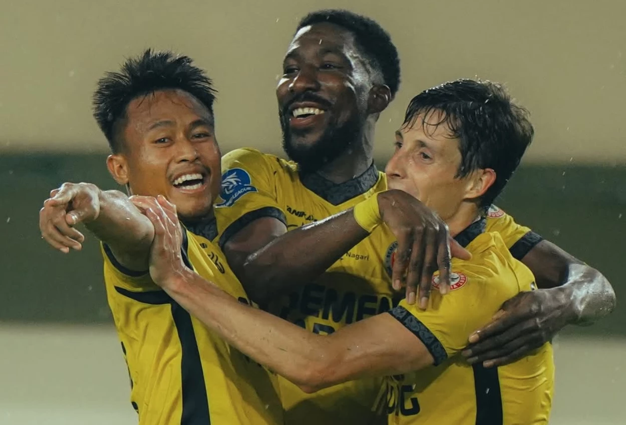 Semen Padang meraih kemenangan 2 0 atas PSBS Biak dalam laga lanjutan BRI Super League musim 20252026.