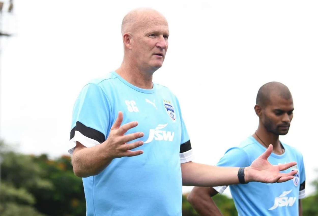 Simon Grayson Resmi Ditunjuk sebagai Asisten Pelatih John Herdman di Timnas Indonesia