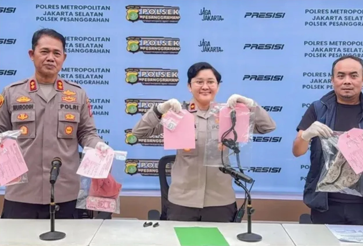 Stiker Barcode Judol Bertebaran di Jaksel, Pelaku Dibayar Rp100 Ribu Sekali Nempel