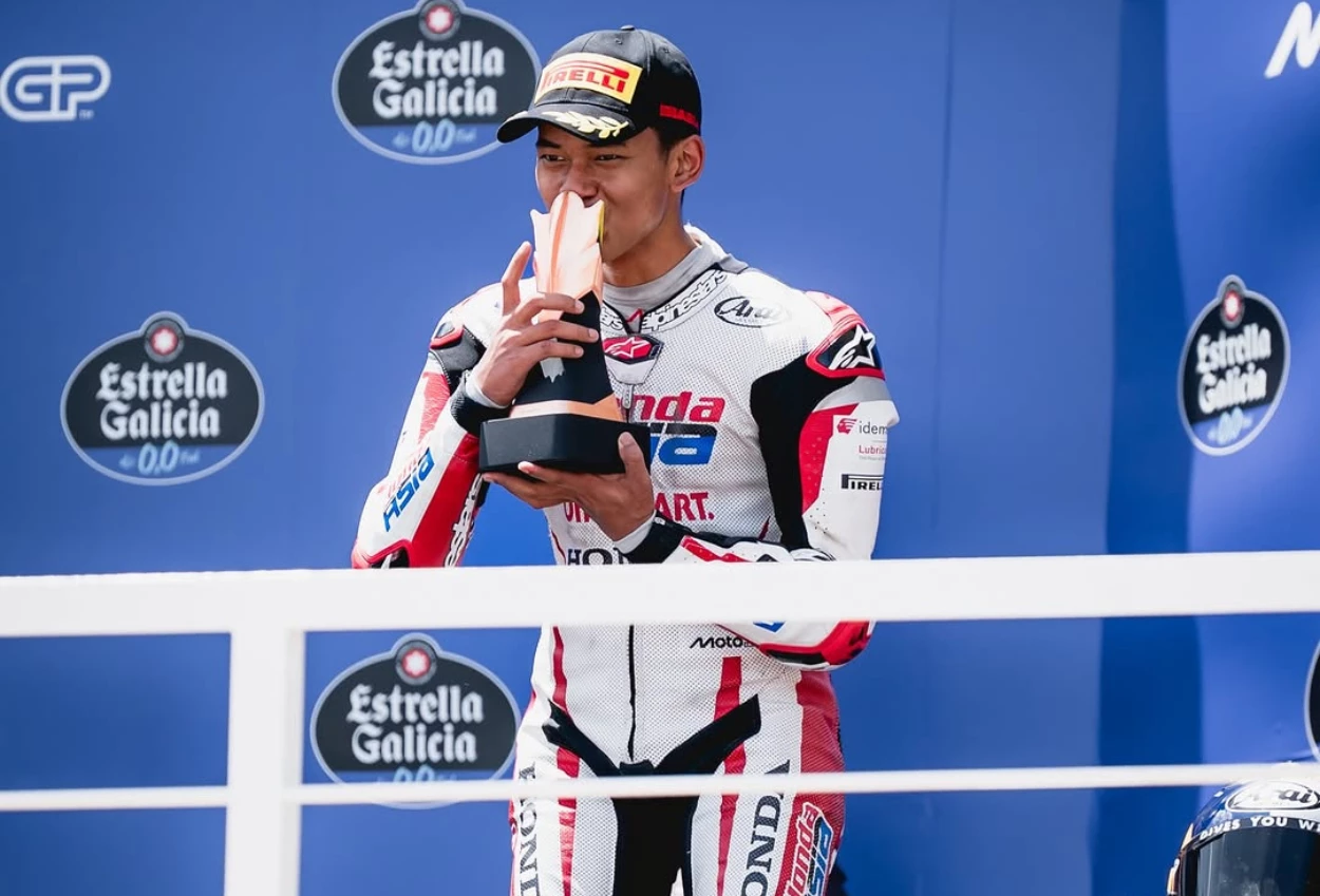 Veda Ega Pratama jadi Pembalap RI Pertama yang Raih Podium di Moto3 Brasil