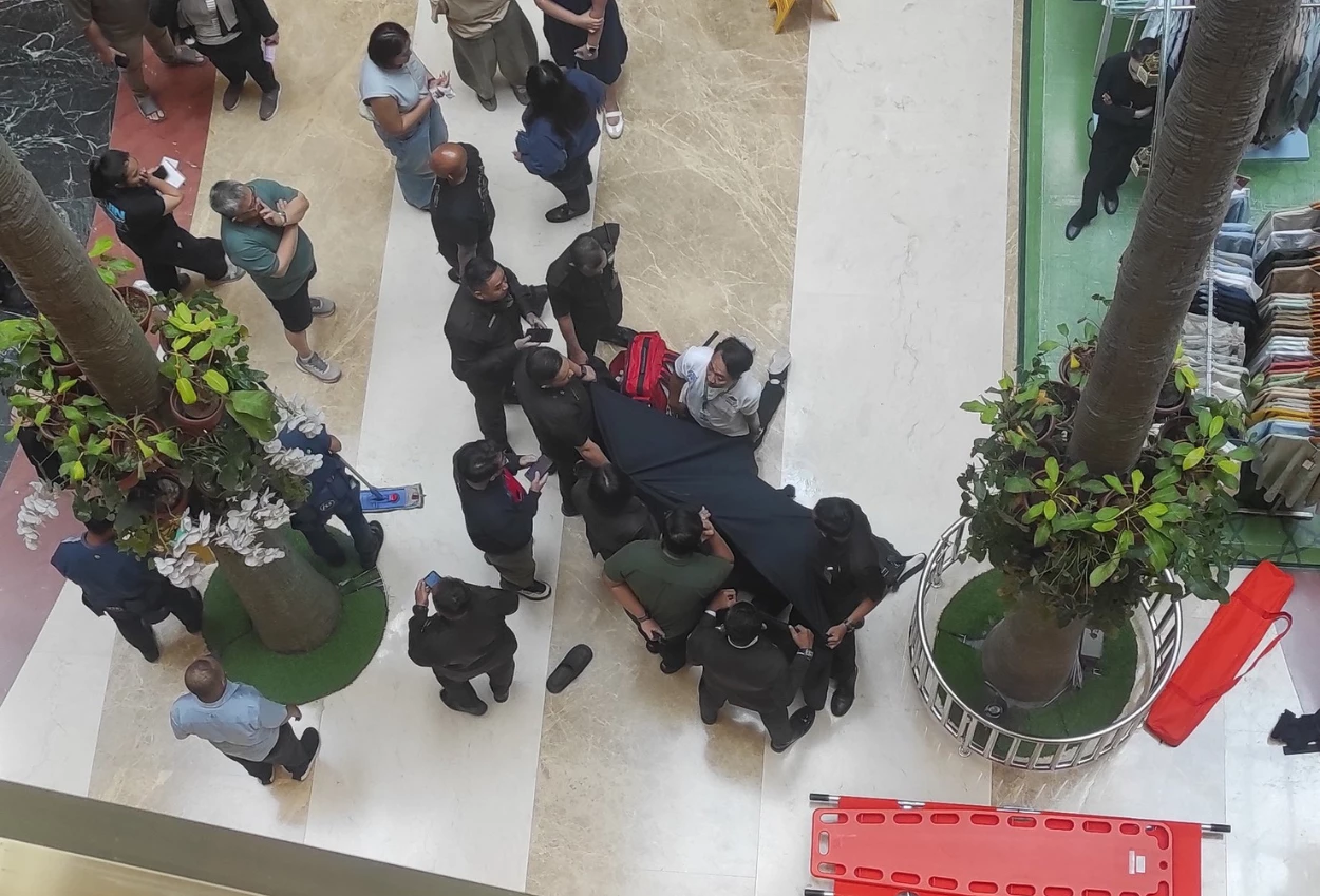 Viral! Pria Diduga Bunuh Diri Tewas usai Terjatuh dari Lantai 3 PIM