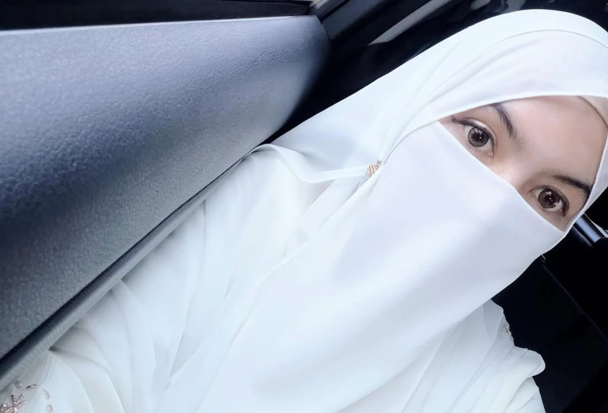 Wardatina Mawa Pakai Baju Pernikahannya dengan Insanul saat Hadiri Sidang Cerai