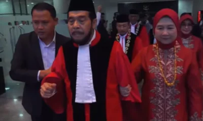 Anwar Usman Pingsan setelah Prosesi Wisuda Purnabakti di Gedung MK