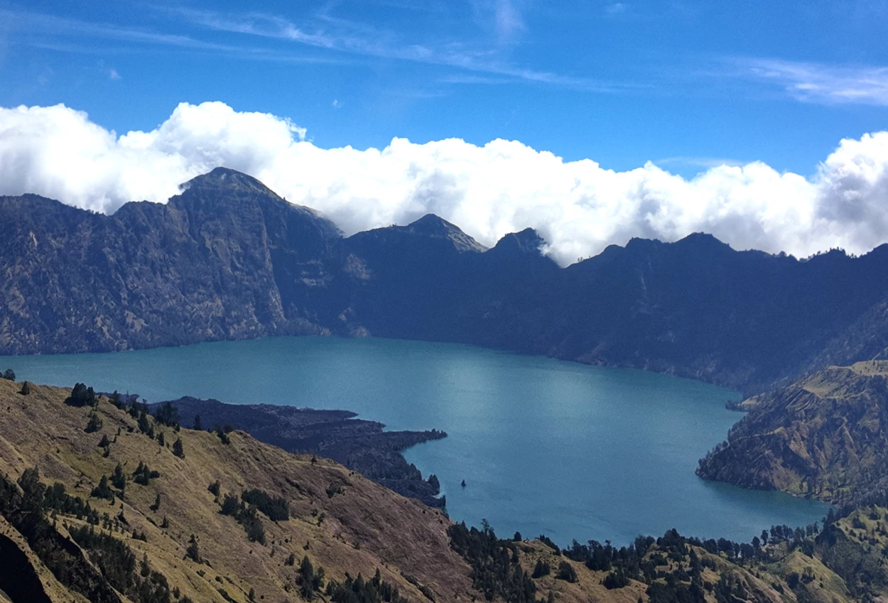 Baru 4 Hari Dibuka, WN Belgia Terpeleset di Jalur Pendakian Gunung Rinjani