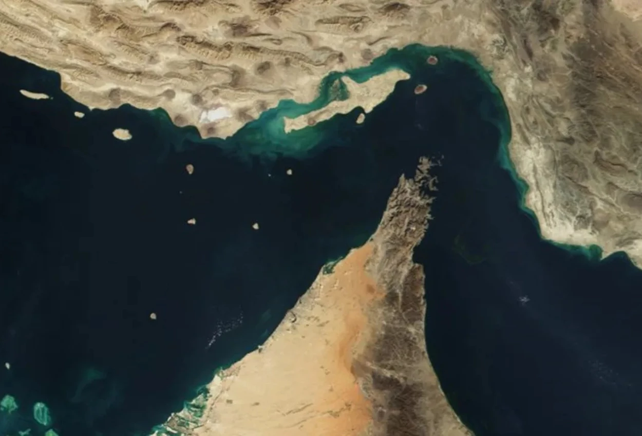 Baru Dibuka, Iran Dikabarkan Tutup Lagi Selat Hormuz Buntut Israel Serang Lebanon dan Sebut AS Langgar Perjanjian