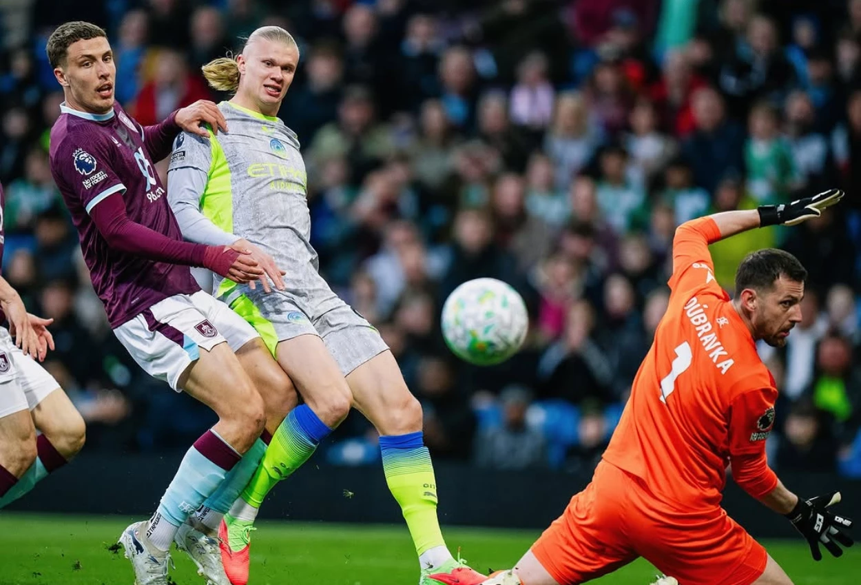 Burnley vs Man City 0 1 Gusur Arsenal, Citizens Duduki Puncak Klasemen