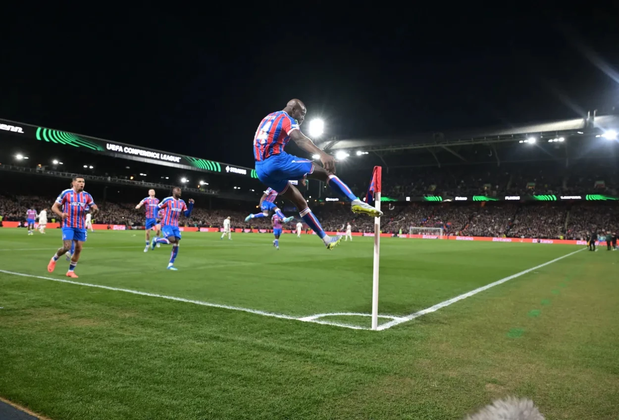 Crystal Palace vs Fiorentina 3 0 The Eagles Pesta Gol di Selhurst Park