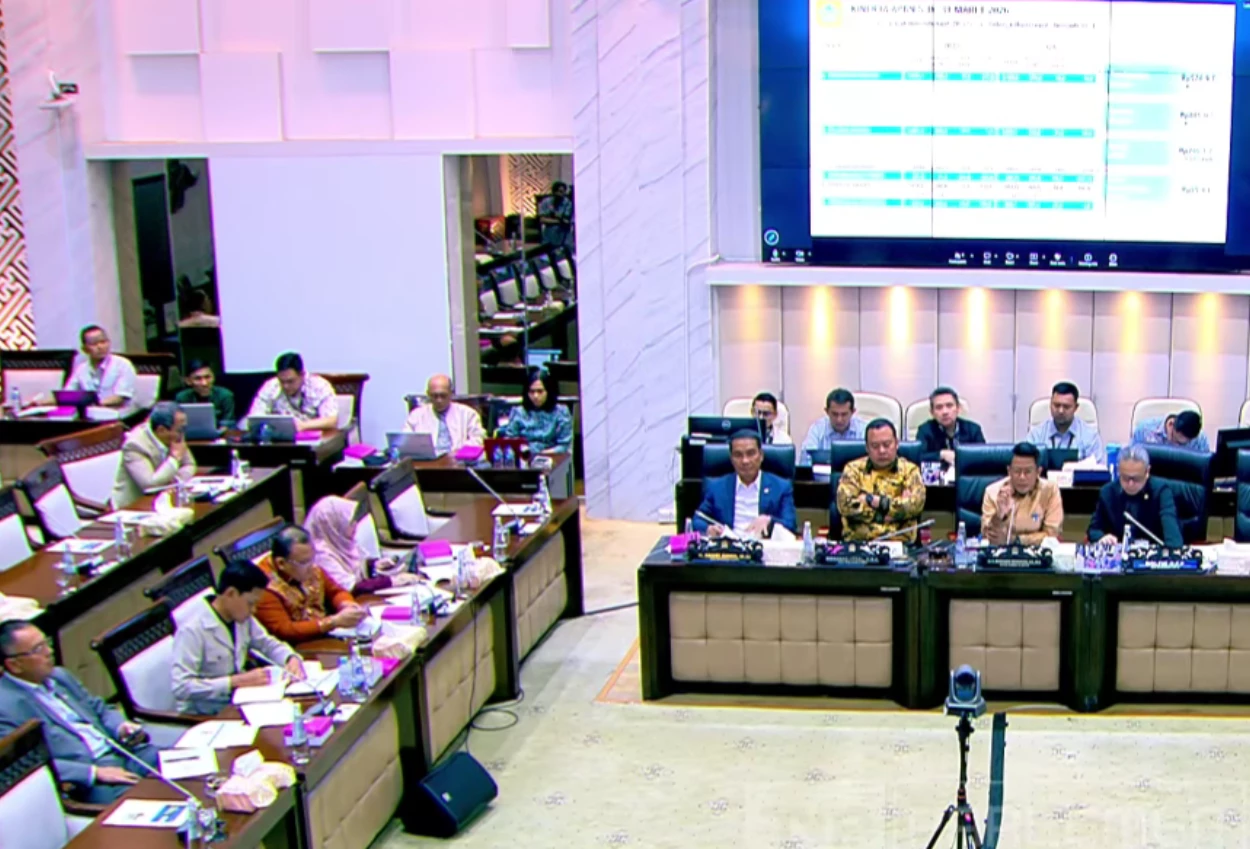 DPR Tepuk Tangan saat Purbaya Umumkan BBM Tak Naik hingga Akhir Tahun